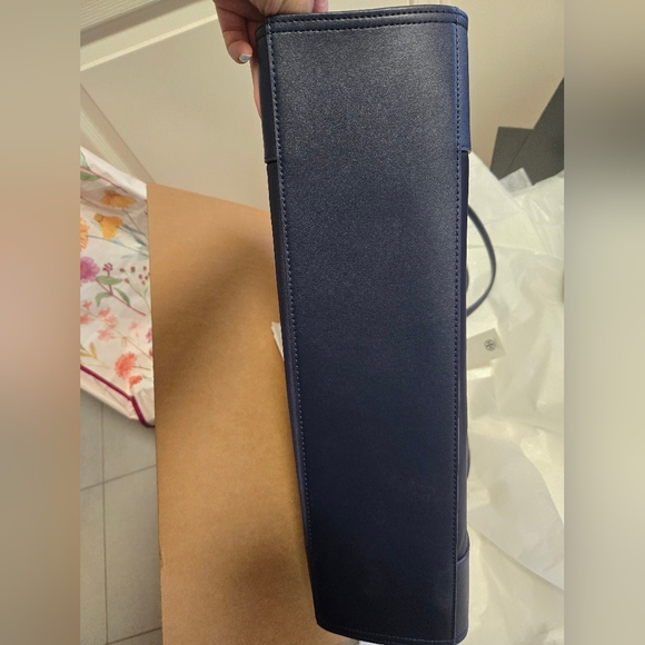 Brand new Tory Burch Navy Ella Tote - Picture 11 of 12